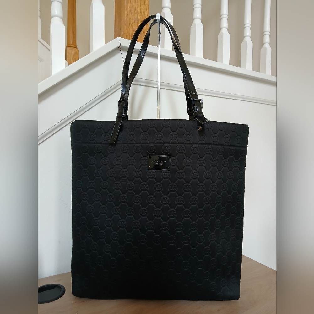 Michael Kors Jet Handbag Tote Purse black Monogram Signature Large